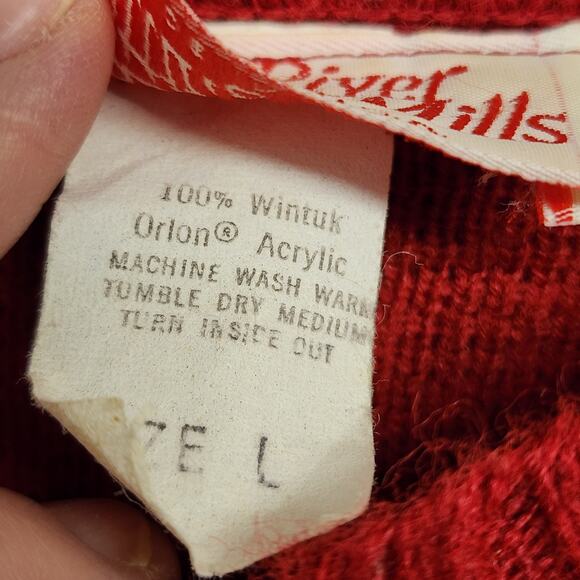 Vintage Sweater Womens Large Red Fair Isle Nordic Snowflakes Acrylic Made in USA - Picture 4 of 8